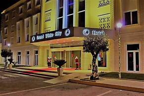 Hotel & Restaurant Grand White City