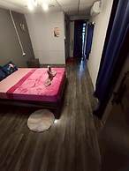 Disco Zoo Bar and Hostel