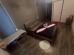 Disco Zoo Bar and Hostel