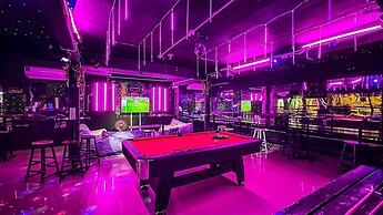 Disco Zoo Bar and Hostel