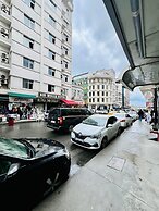 Lal Hotel