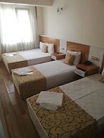 Lal Hotel