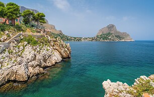 VFH The Castle Bay apartment and terrace