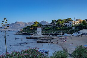 VFH The Castle Bay apartment and terrace