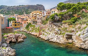 VFH The Castle Bay apartment and terrace