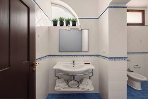 VFH The Castle Bay apartment and terrace