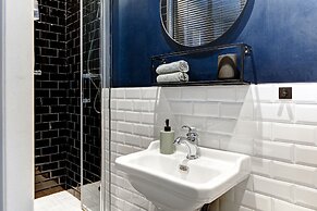 Paris Studio Le Marais Charm