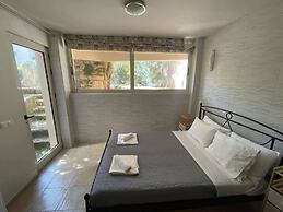 Cassiopeia 5 BR Villa on beach with pool