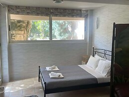 Cassiopeia 5 BR Villa on beach with pool