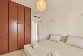 Cassiopeia 5 BR Villa on beach with pool