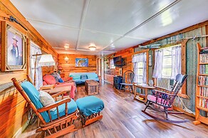 Fenced Yard: Quaint Cabin Near Lake Texoma!