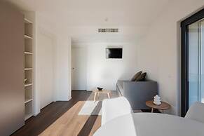 Lugano Suite Modern Concept 5