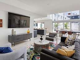 Hu-Hua Business Hotel