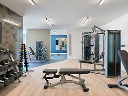 Hu-Hua Business Hotel