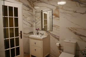 KH Lezama Suites