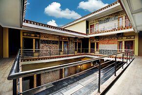 Hotel O Surabaya near Pelangi Park formerly D'best Kutisari