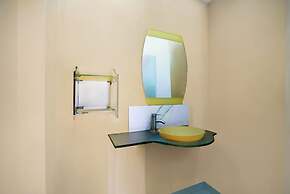 Hotel O Surabaya near Pelangi Park formerly D'best Kutisari