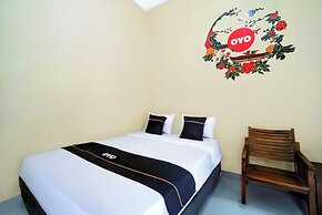 Hotel O Surabaya near Pelangi Park formerly D'best Kutisari