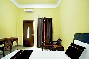 Hotel O Surabaya near Pelangi Park formerly D'best Kutisari