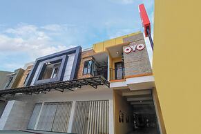 Hotel O Surabaya near Pelangi Park formerly D'best Kutisari