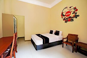 Hotel O Surabaya near Pelangi Park formerly D'best Kutisari
