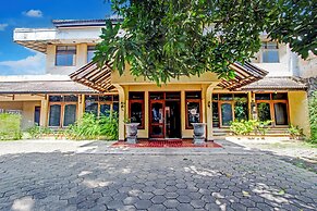 OYO 1751 Hotel Trihadhi