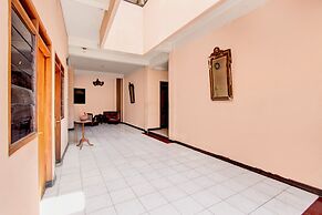 OYO 1751 Hotel Trihadhi