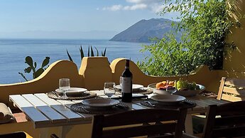 Casa Bacco, Capistello