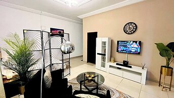 Medo's Luxury Houses - Large Studio