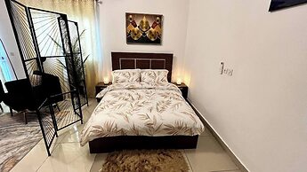 Medo's Luxury Houses - Large Studio