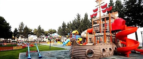 Baku Lake view 3 bedrooms apartment