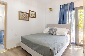 Aurora Spinalonga Garden Cottage