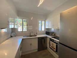 Villa With Pool, Walk to Beach, Restaurants, Shops