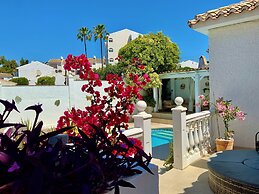 Villa With Pool, Walk to Beach, Restaurants, Shops
