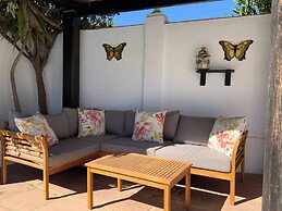 Villa With Pool, Walk to Beach, Restaurants, Shops