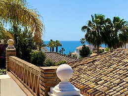 Villa With Pool, Walk to Beach, Restaurants, Shops