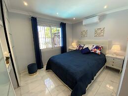 Villa With Pool, Walk to Beach, Restaurants, Shops