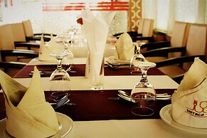 Hotel Luxury Inn