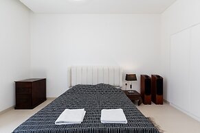 Exclusive 21 Ajman 4BR Villa w Private Pool and Beach