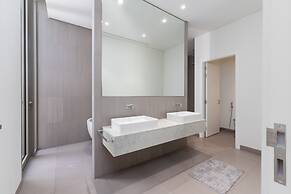 Exclusive 21 Ajman 4BR Villa w Private Pool and Beach