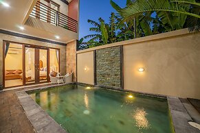 Bulan Adi Villa By Reccoma