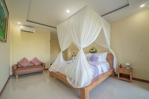 Bulan Adi Villa By Reccoma