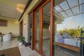 Bulan Adi Villa By Reccoma