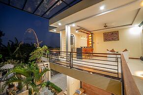 Bulan Adi Villa By Reccoma