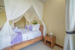 Bulan Adi Villa By Reccoma