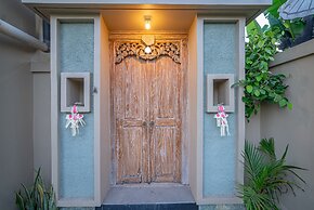 Bulan Adi Villa By Reccoma