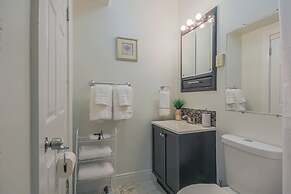 Peaceful One Bedroom Home Near Chicago