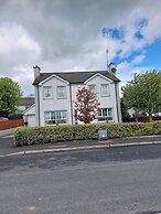 Carndonagh - 3-bedrooms - Sleeps 6/7 - Garden