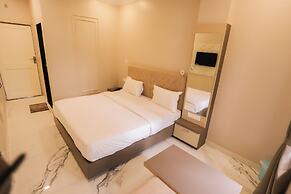 Hotel Indra Palace