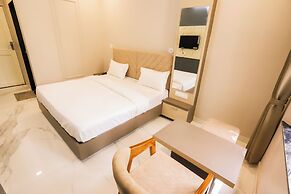 Hotel Indra Palace